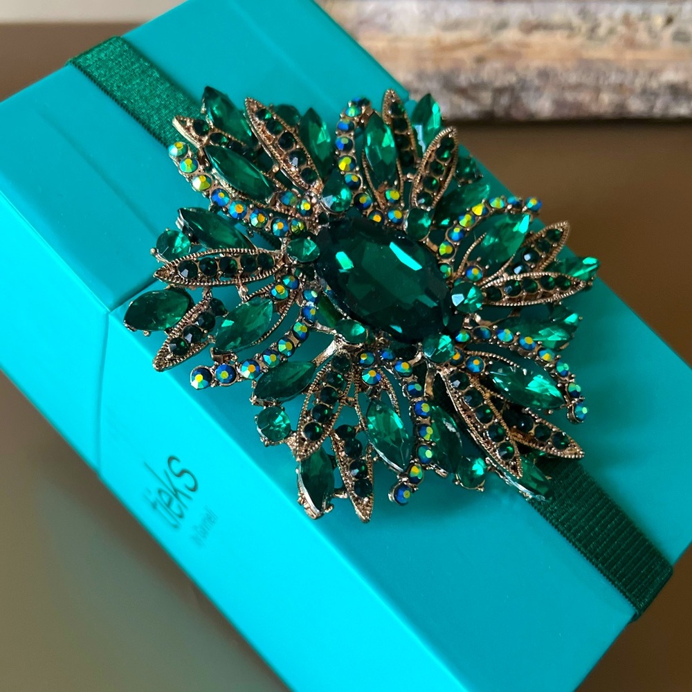 Tieks Emerald topper and Emerald box- size 8.